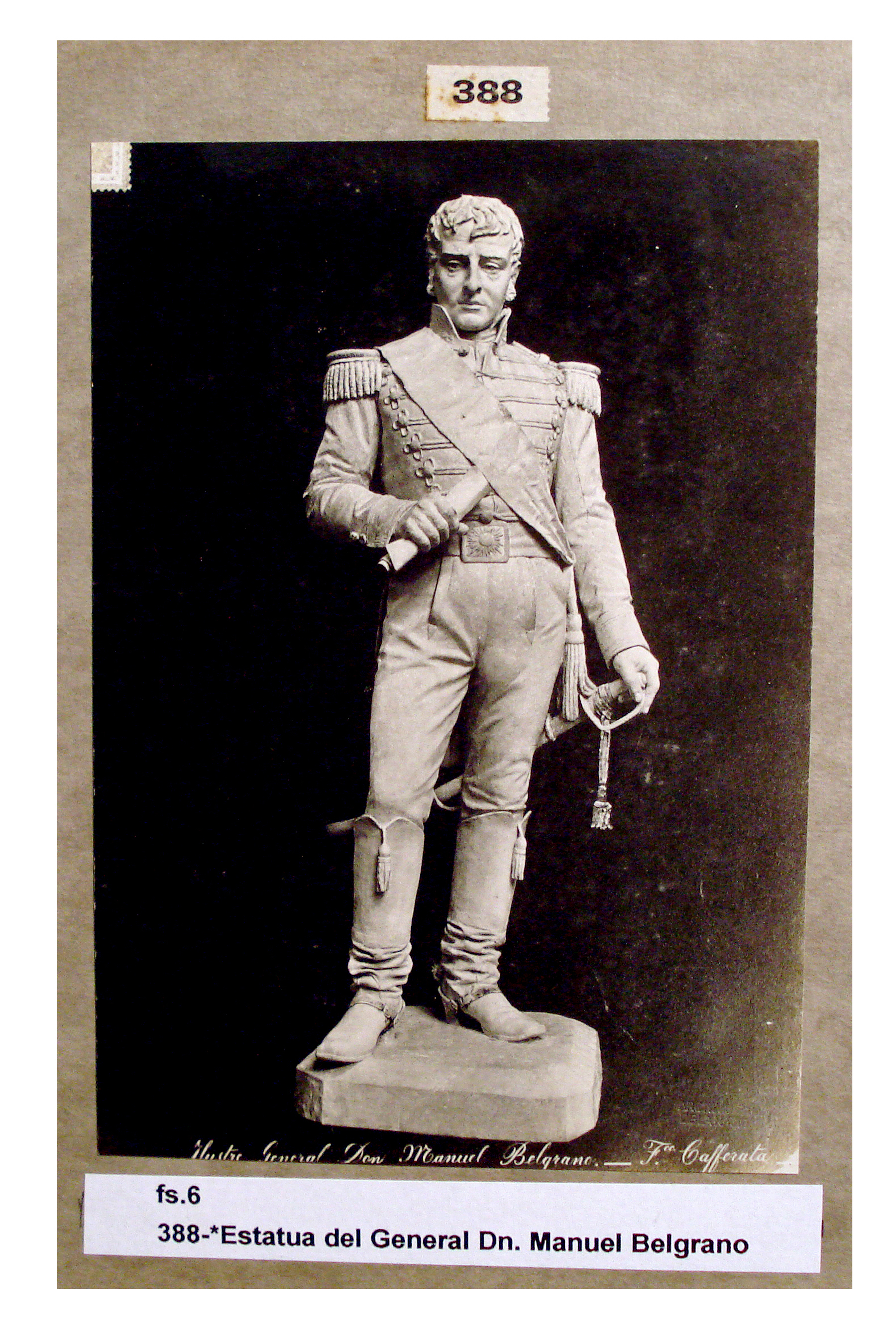 Estatua del general Manuel Belgrano