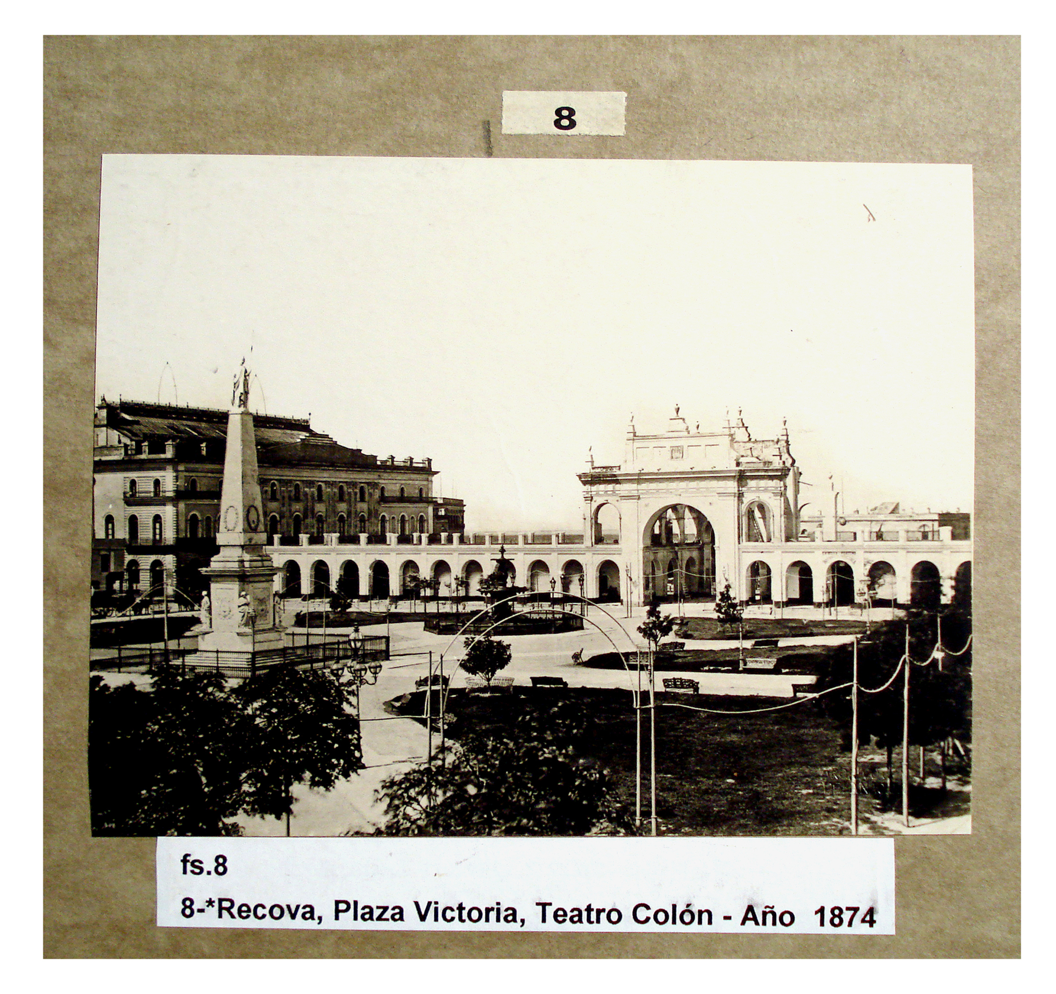 Recova, plaza de la Victoria y teatro Colón