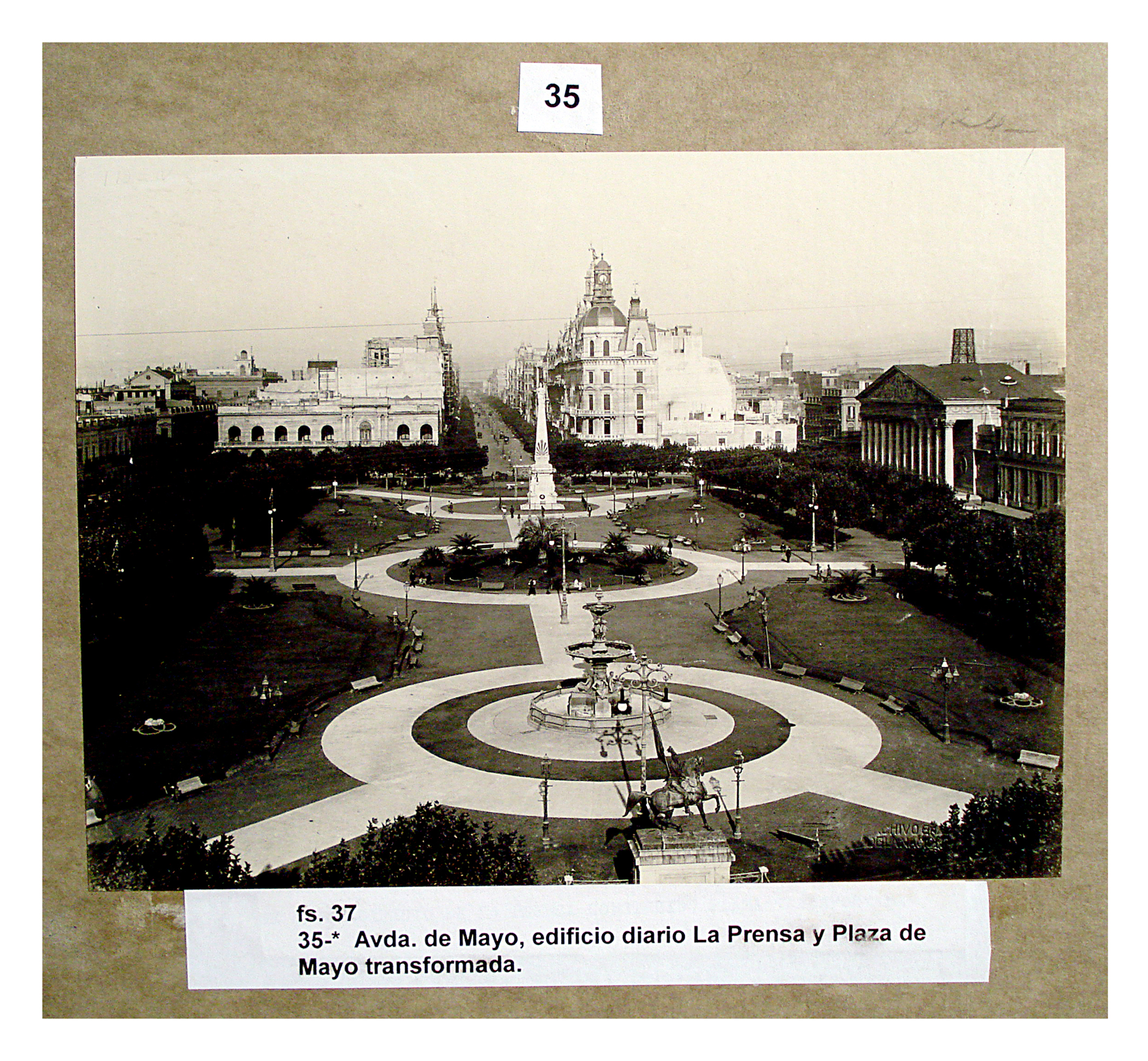 Avenida y Plaza de Mayo