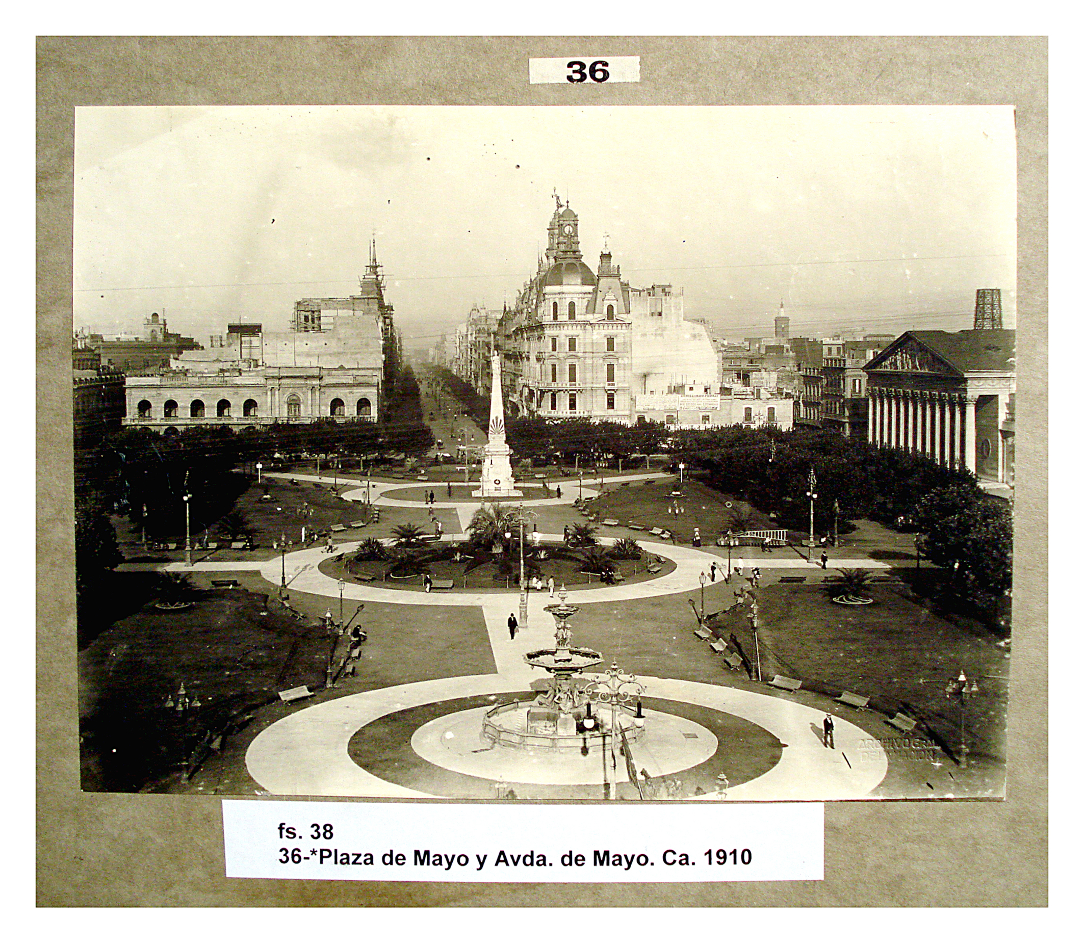 Plaza y Avenida de Mayo