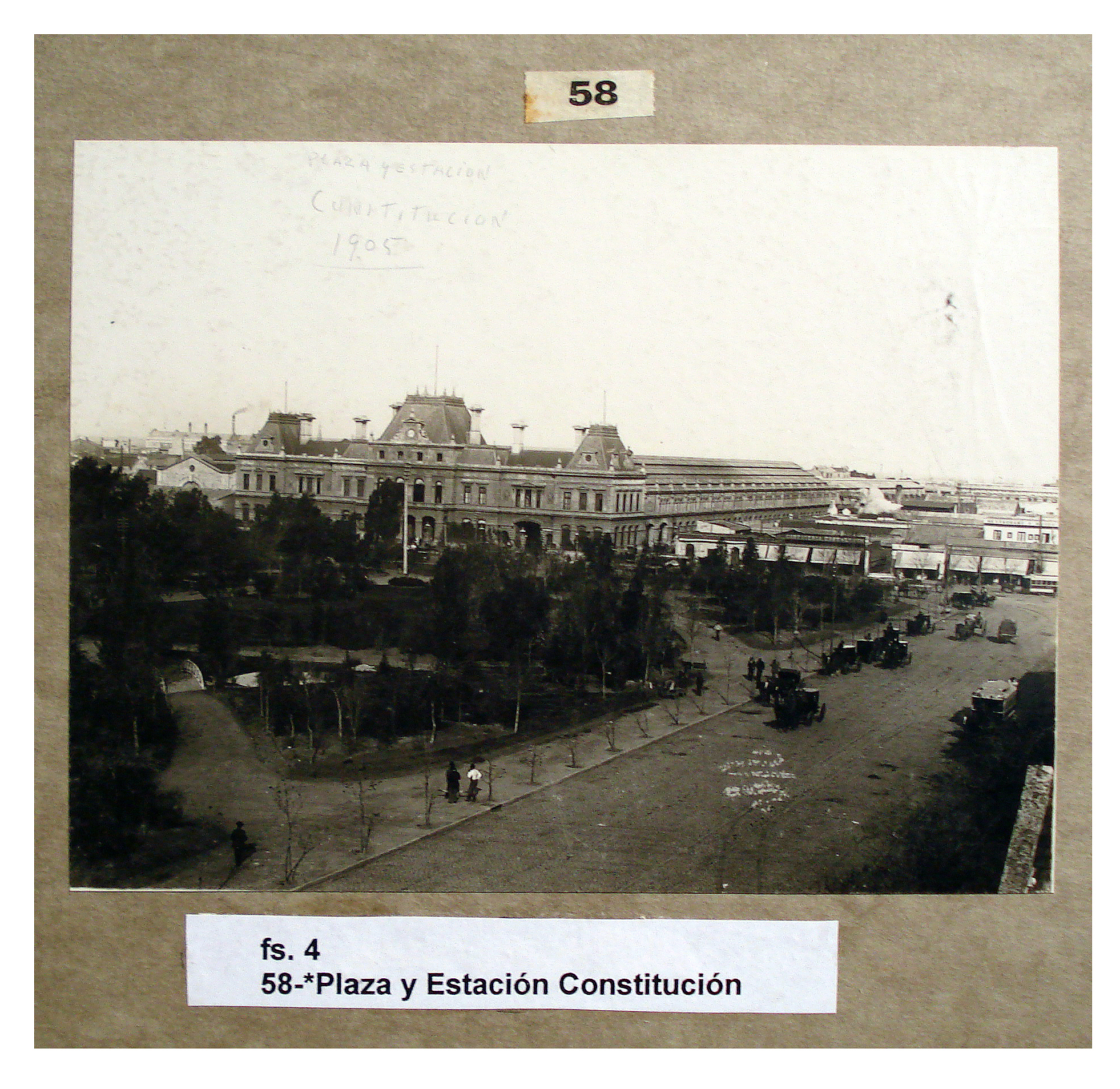 Plaza y estación Constitución