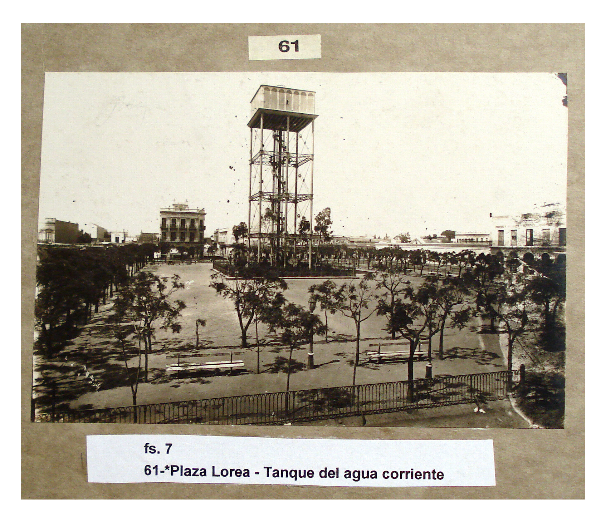 Plaza Lorea, tanque de agua