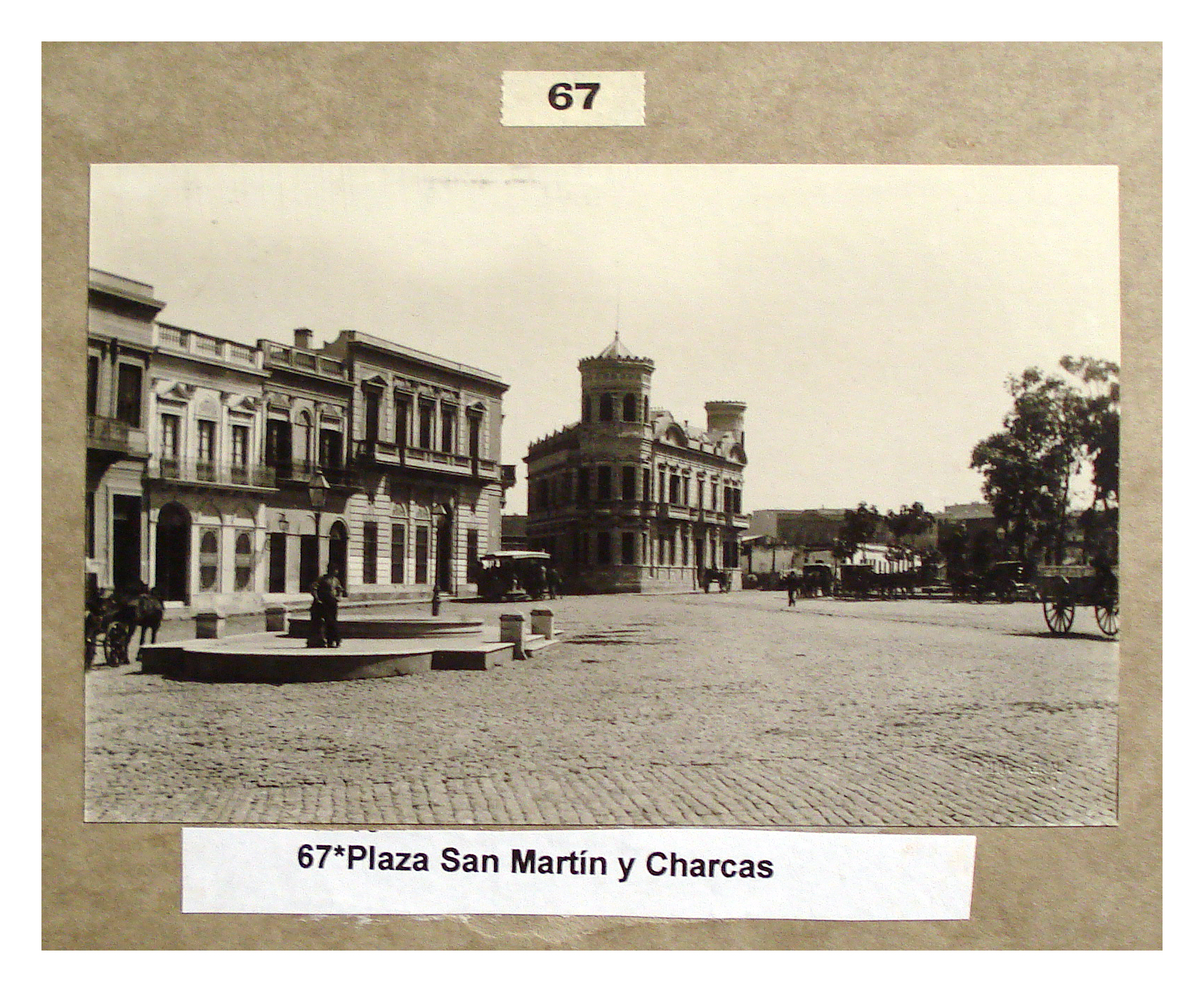 Vista de la plaza San Martín a la altura de  Charcas
