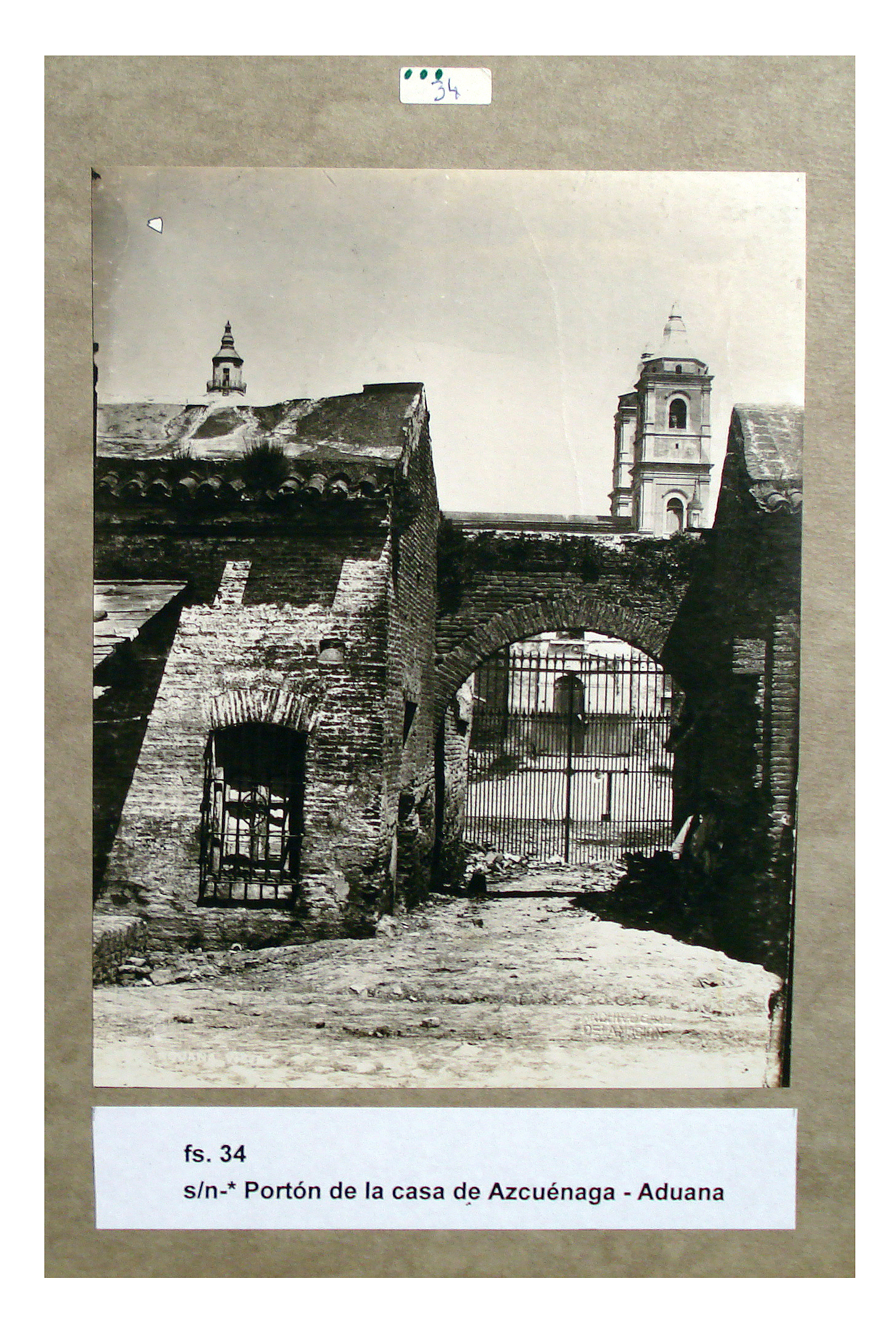 Portón de Azcuénaga