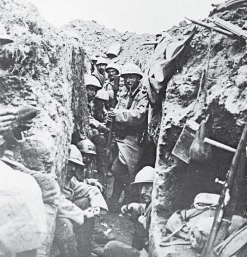 Primera Guerra Mundial. Soldados franceses en trinchera