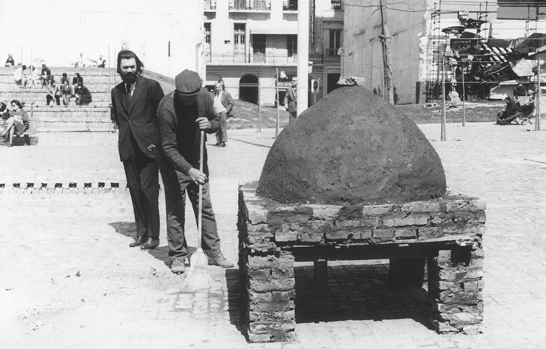 Construcción de un horno popular para hacer pan - arte y ciudad