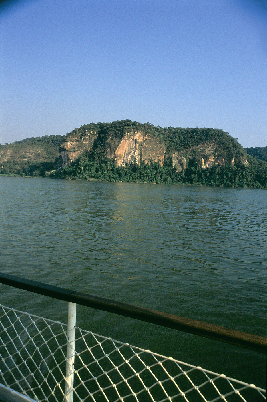 Barrancas  en la costa del río Paraná