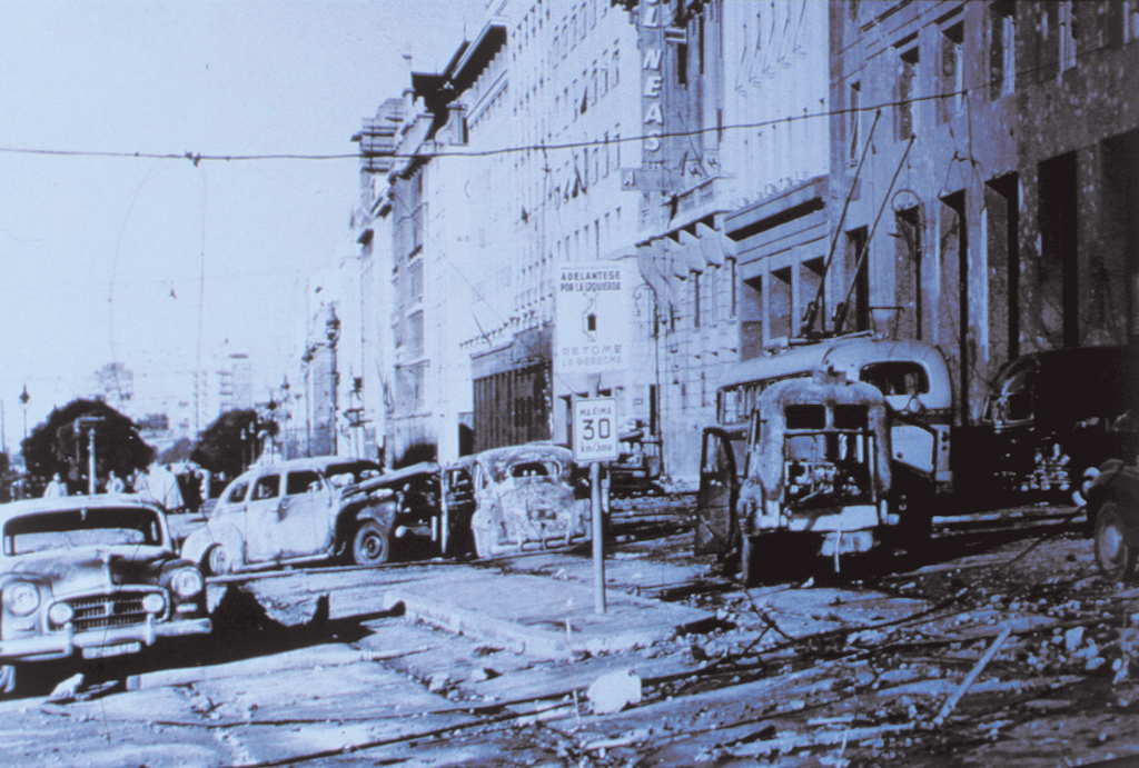 Bombardeo en la Plaza de Mayo 1955