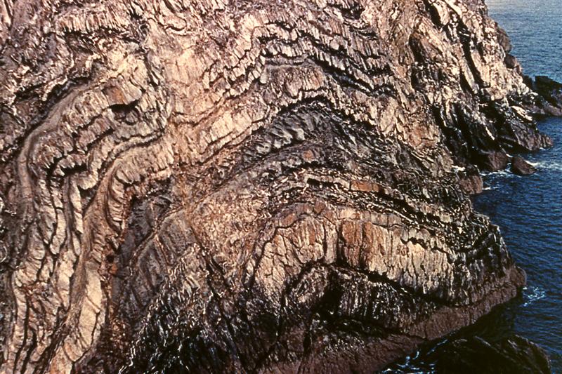 Pliegue anticlinal