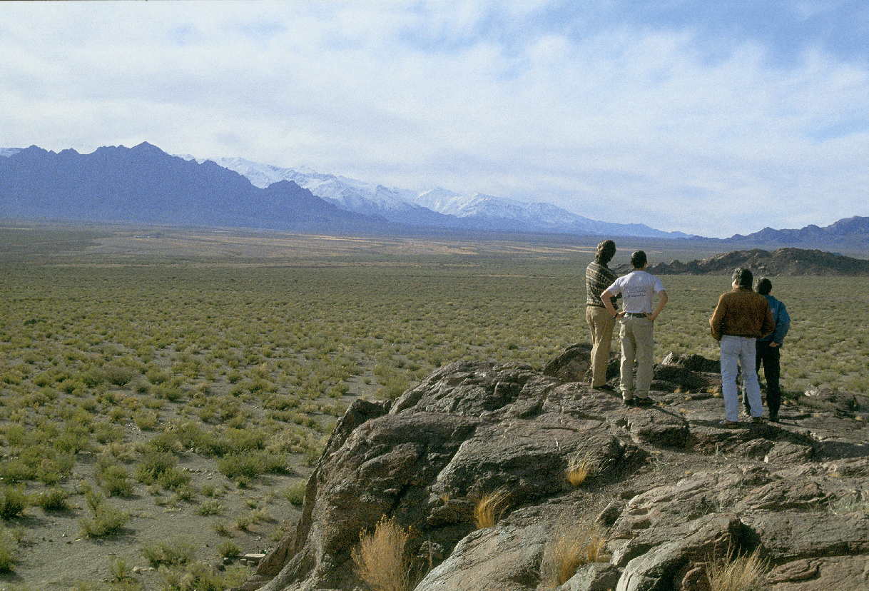 Paisaje sanjuanino, al pie de la cordillera