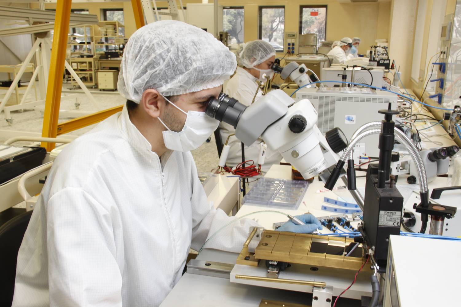 Laboratorio limpio de paneles solares CAC