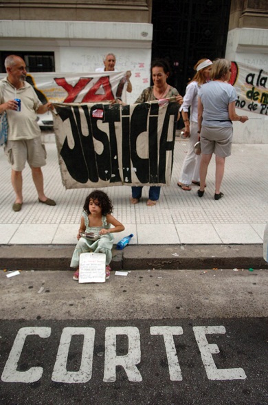 Protesta de ahorristas por el corralito, 2006.