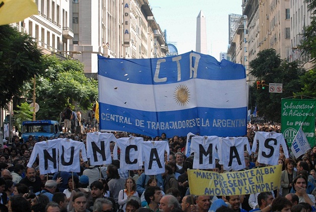 Marcha en repudio al asesinato del docente Fuentealba.