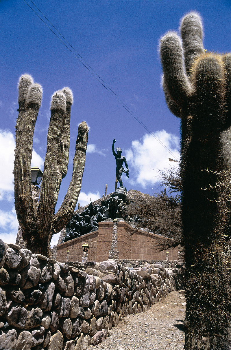 Monumento a los héroes de la  Independencia