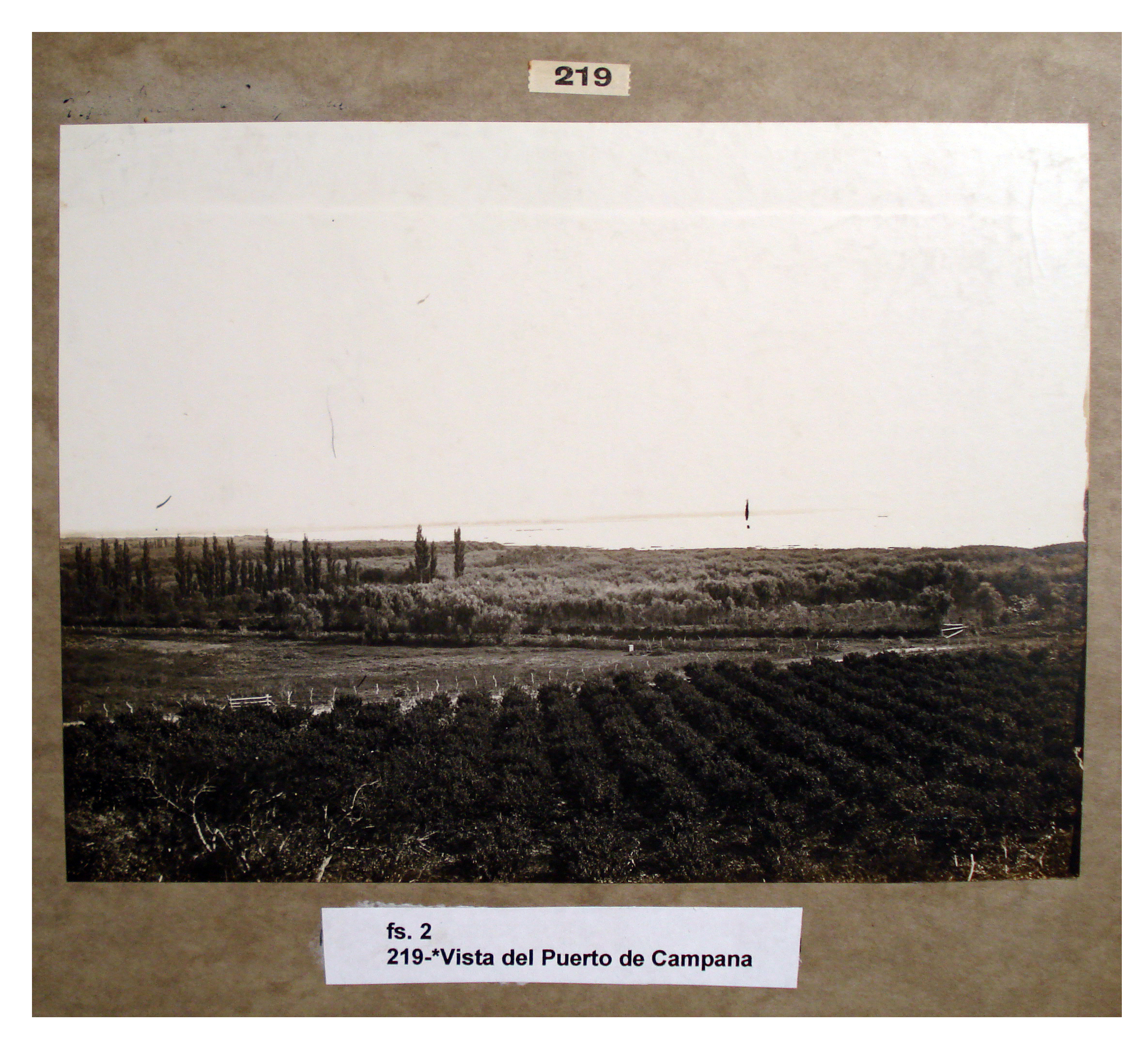 Vista del puerto de Campana