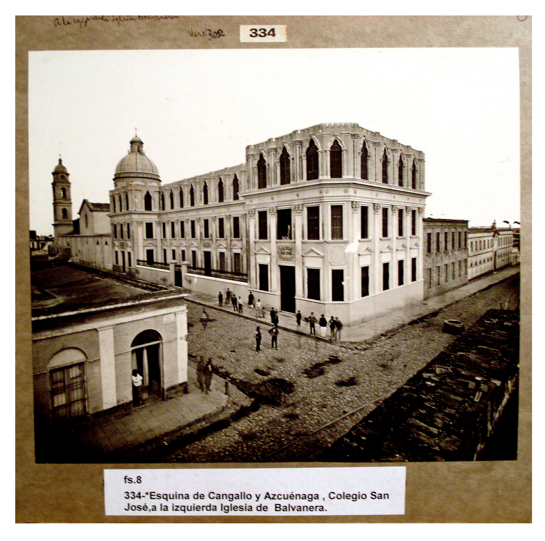 Esquina de Cangallo y Azcuénaga