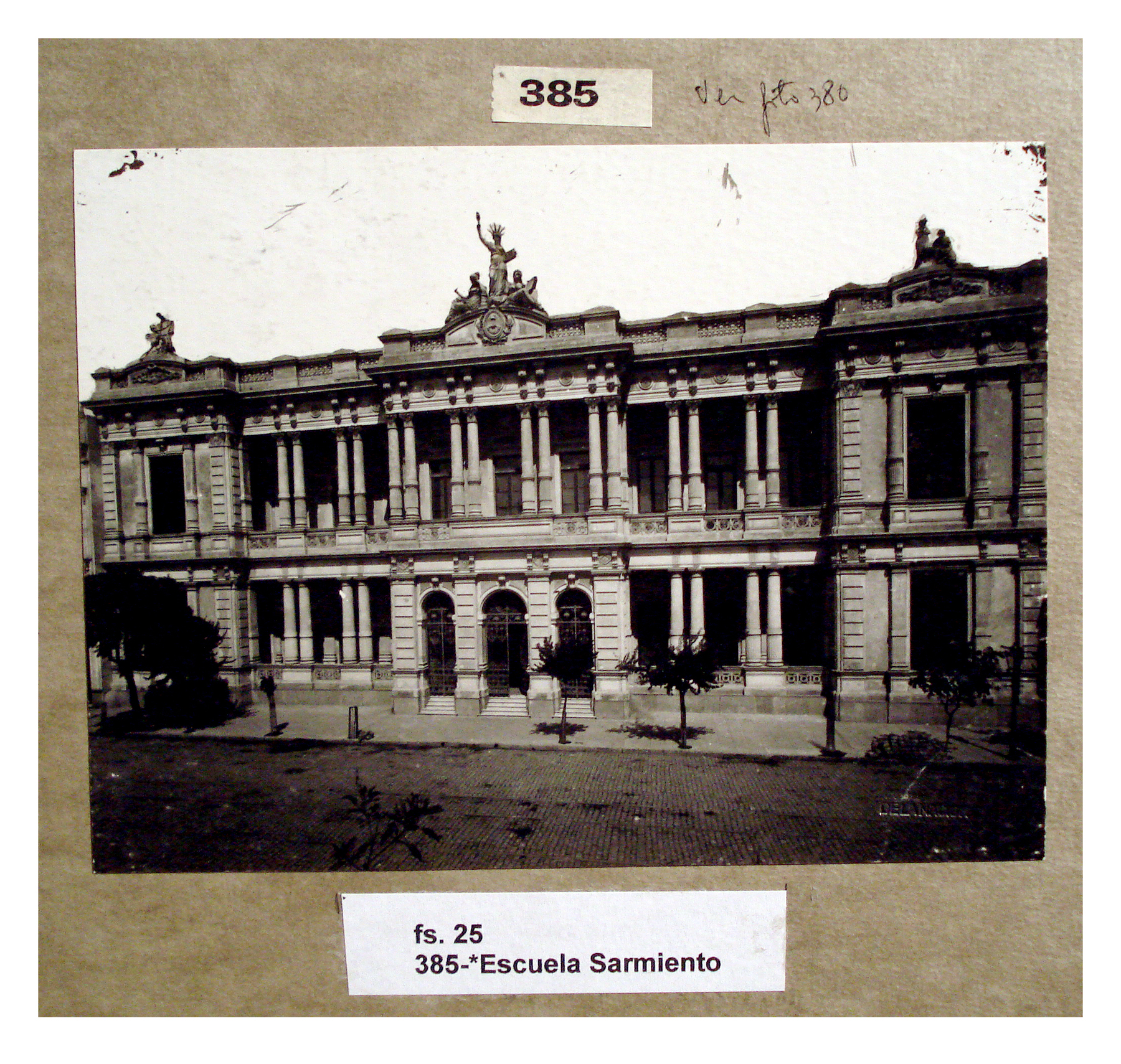 Escuela Sarmiento