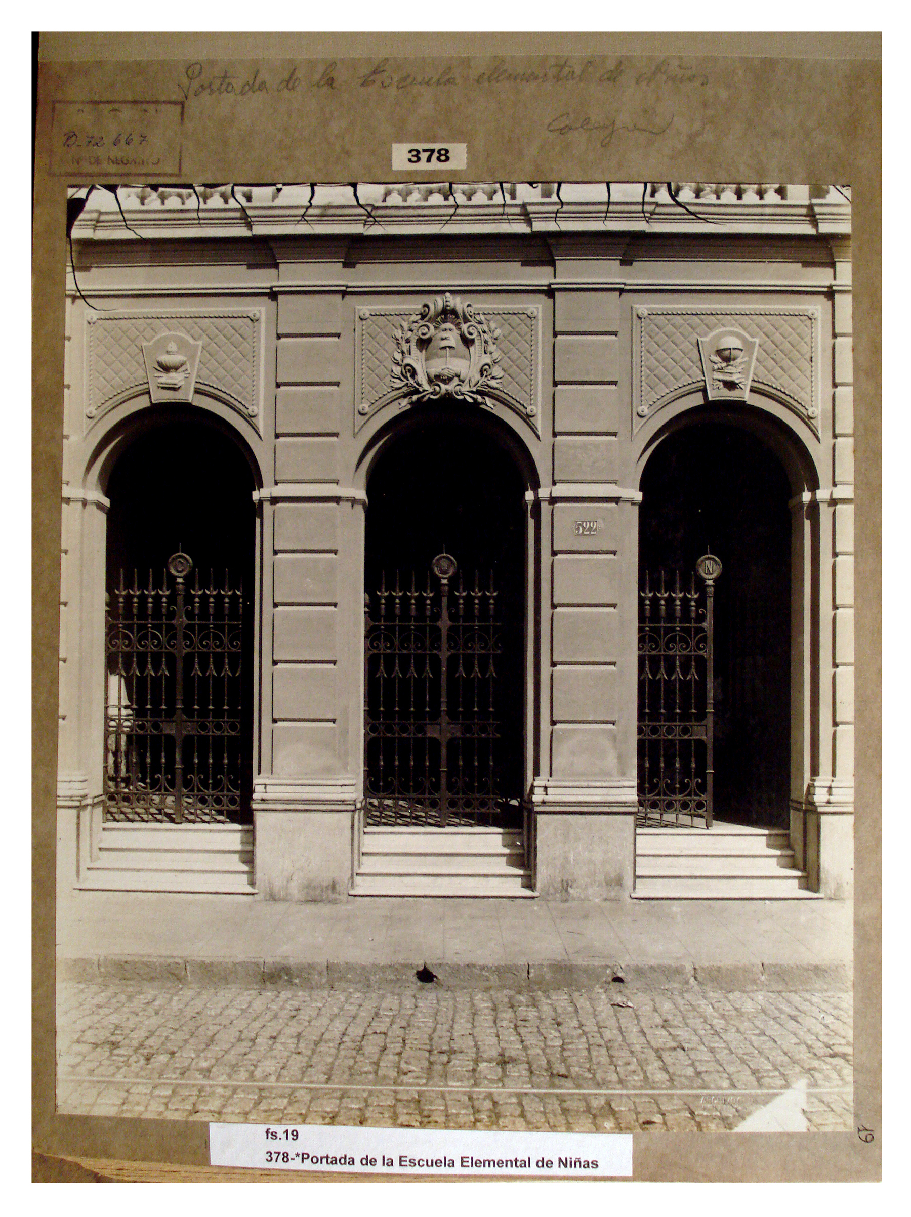 Portada de la Escuela Elemental de Niñas