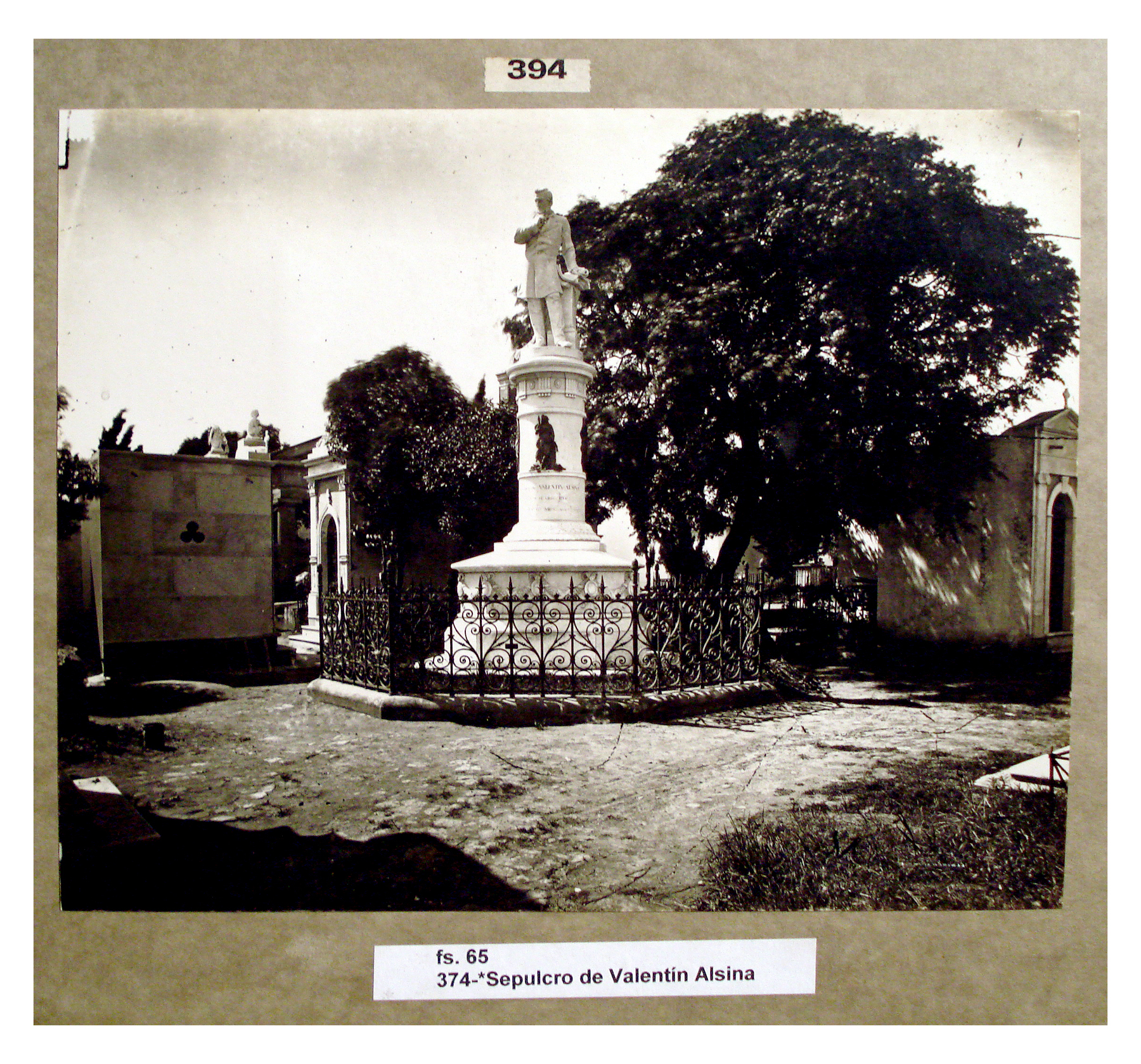 Sepulcro de Valentín Alsina
