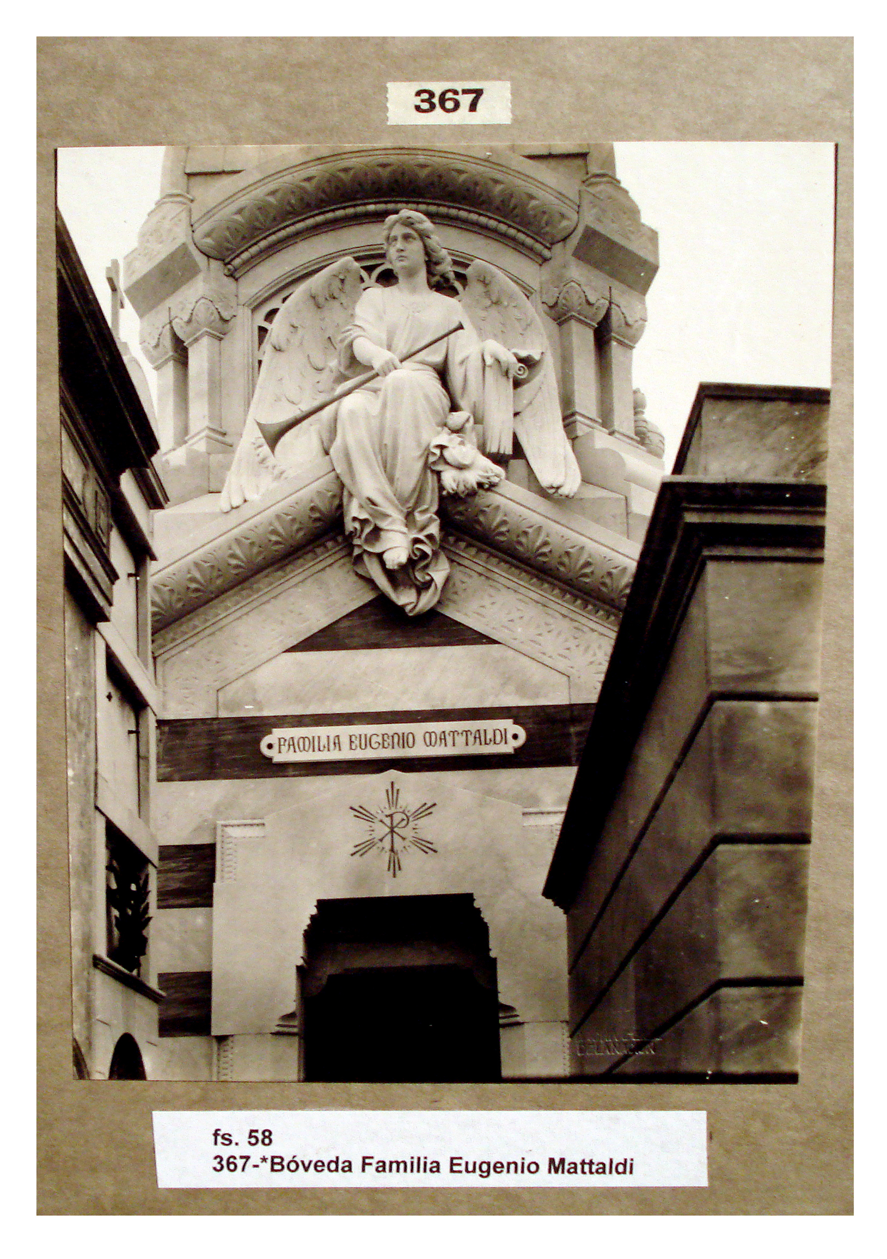 Bóveda de la familia Eugenio Mattaldi