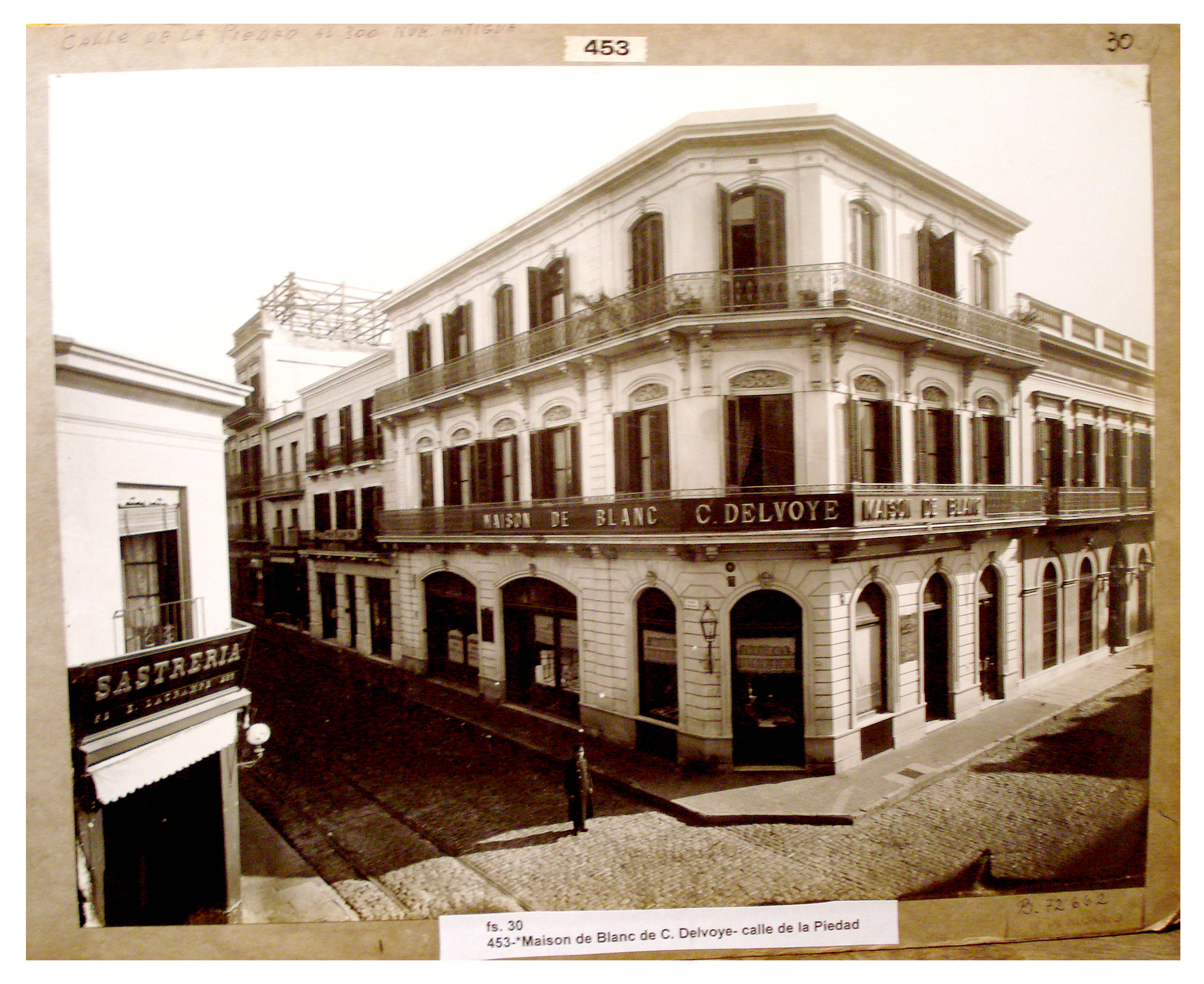 Maison de Blanc "C. Delvoye" en la Calle de la Piedad