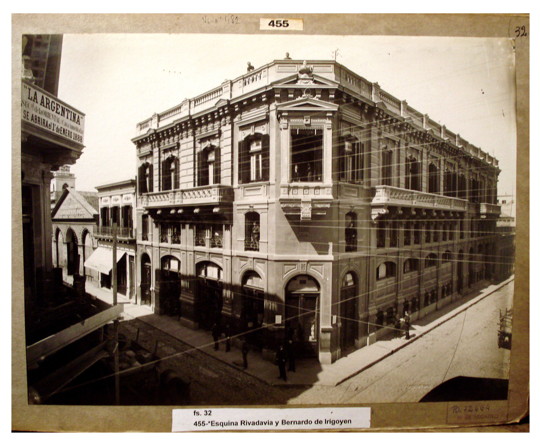 Esquina de Rivadavia y Bernardo de Irigoyen