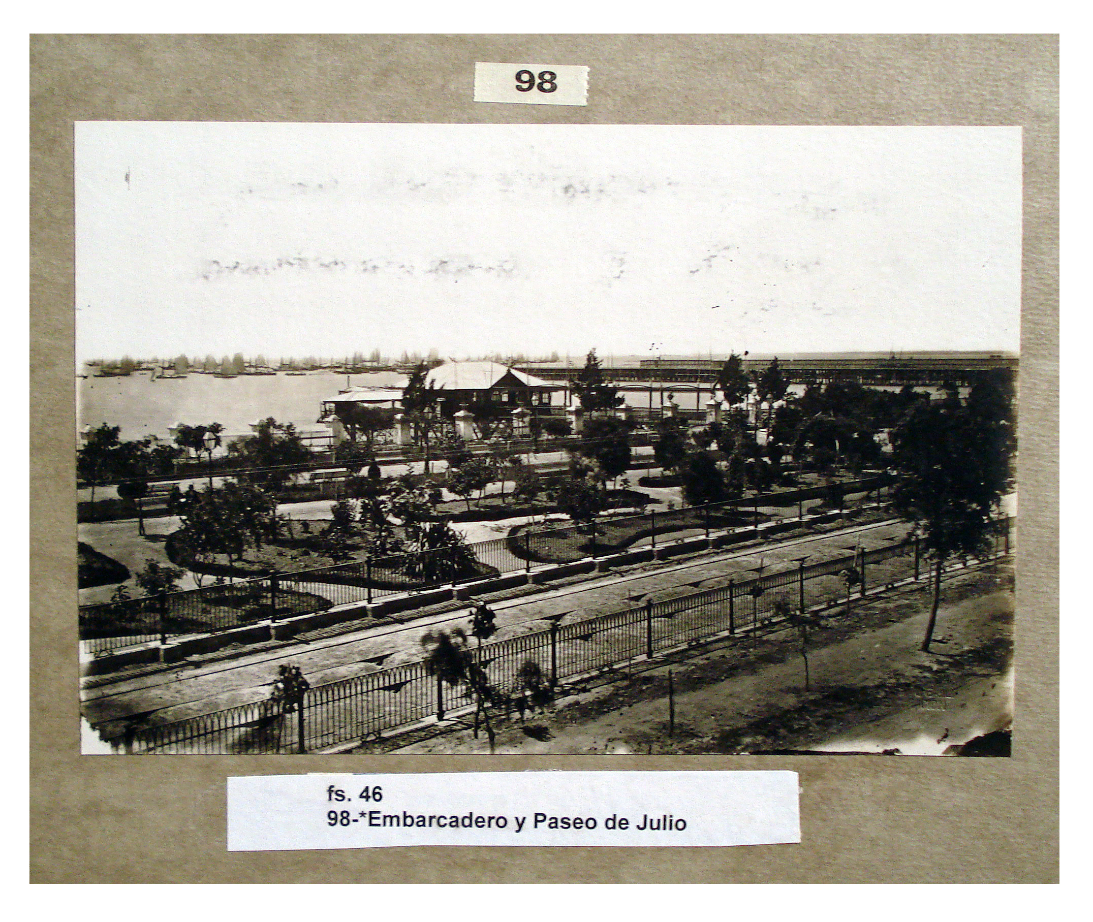 Embarcadero y Paseo de Julio