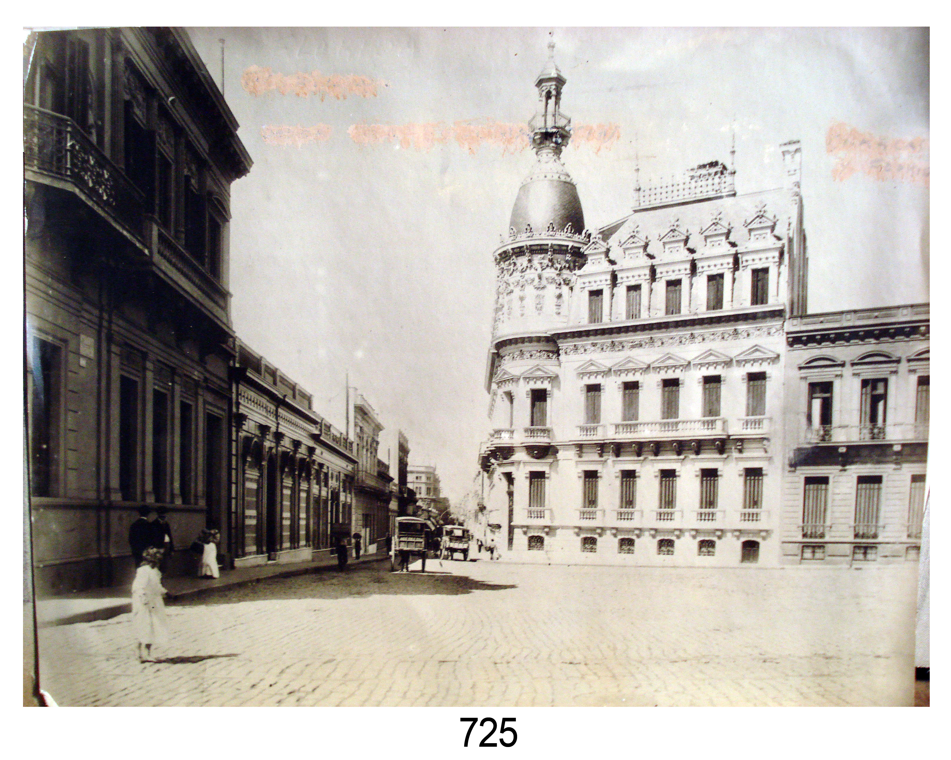 Vista de las calles Charcas y Florida