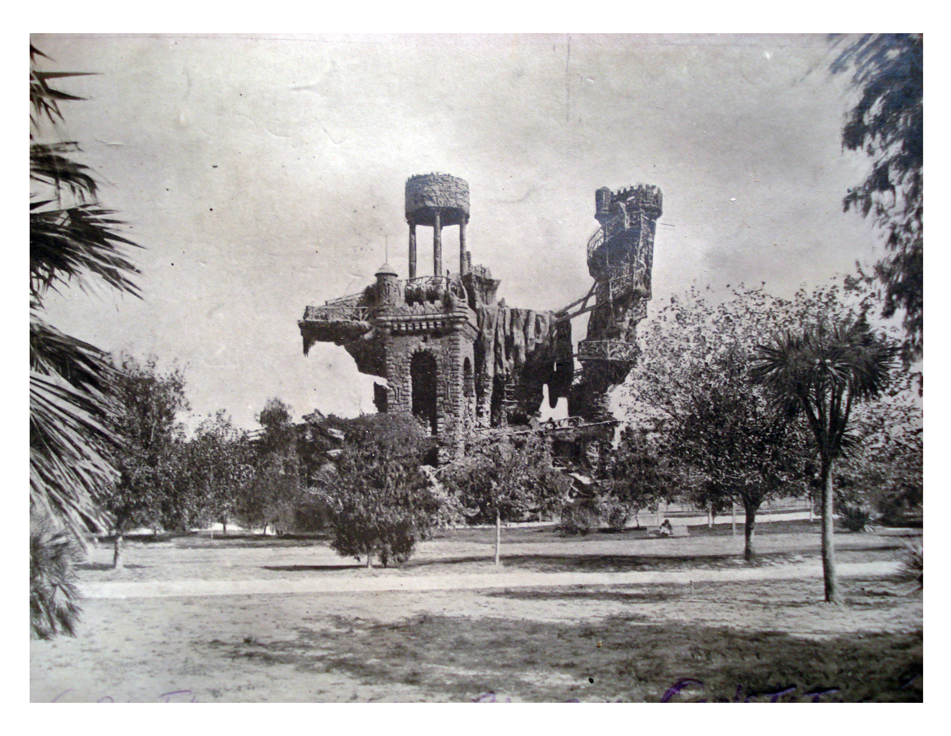 Gruta de la plaza Constitución