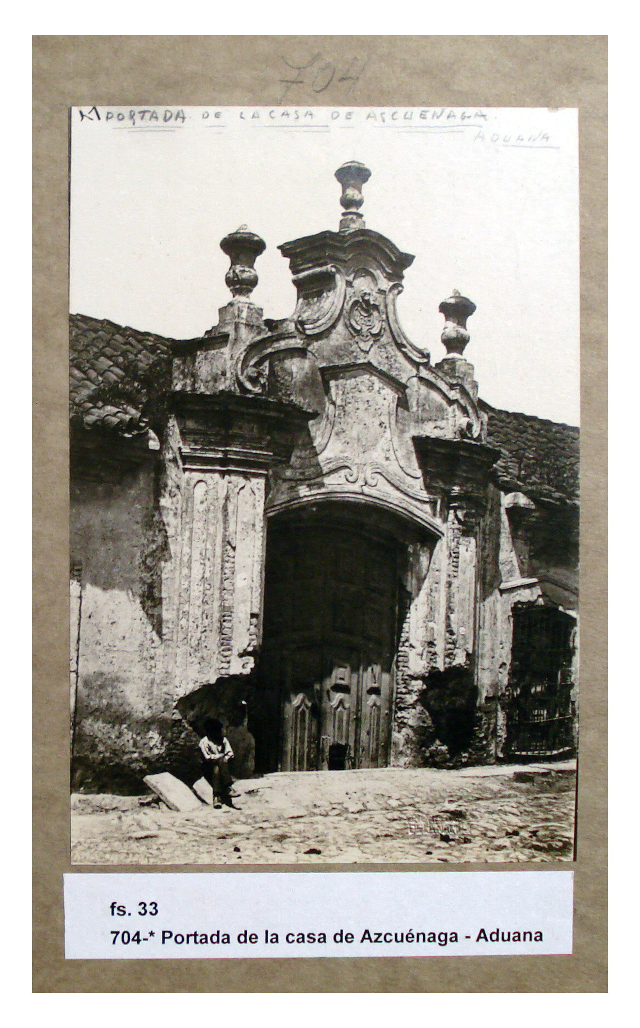 Portada de la Casa de Azcuénaga