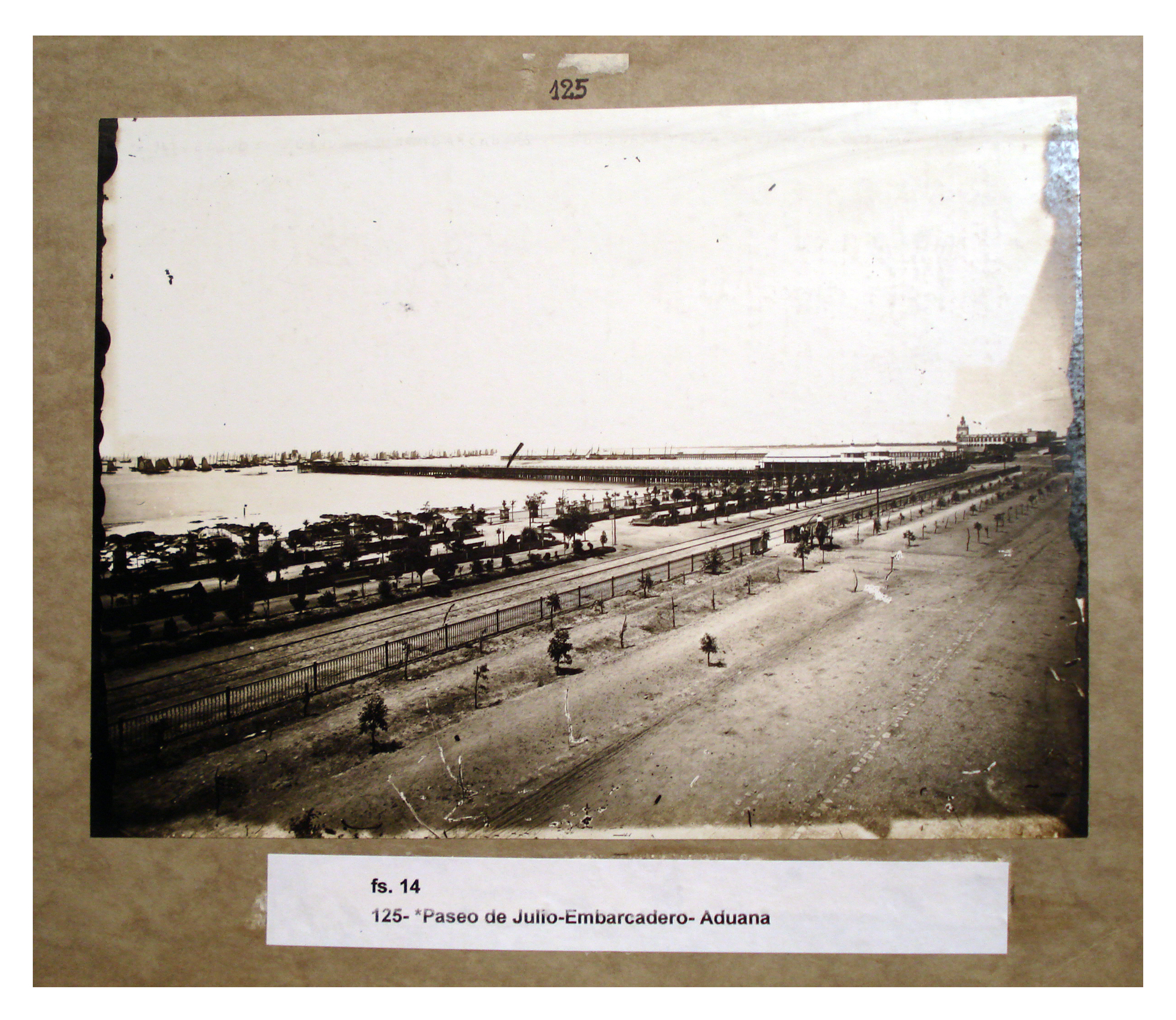 Paseo de Julio, Embarcadero, Aduana