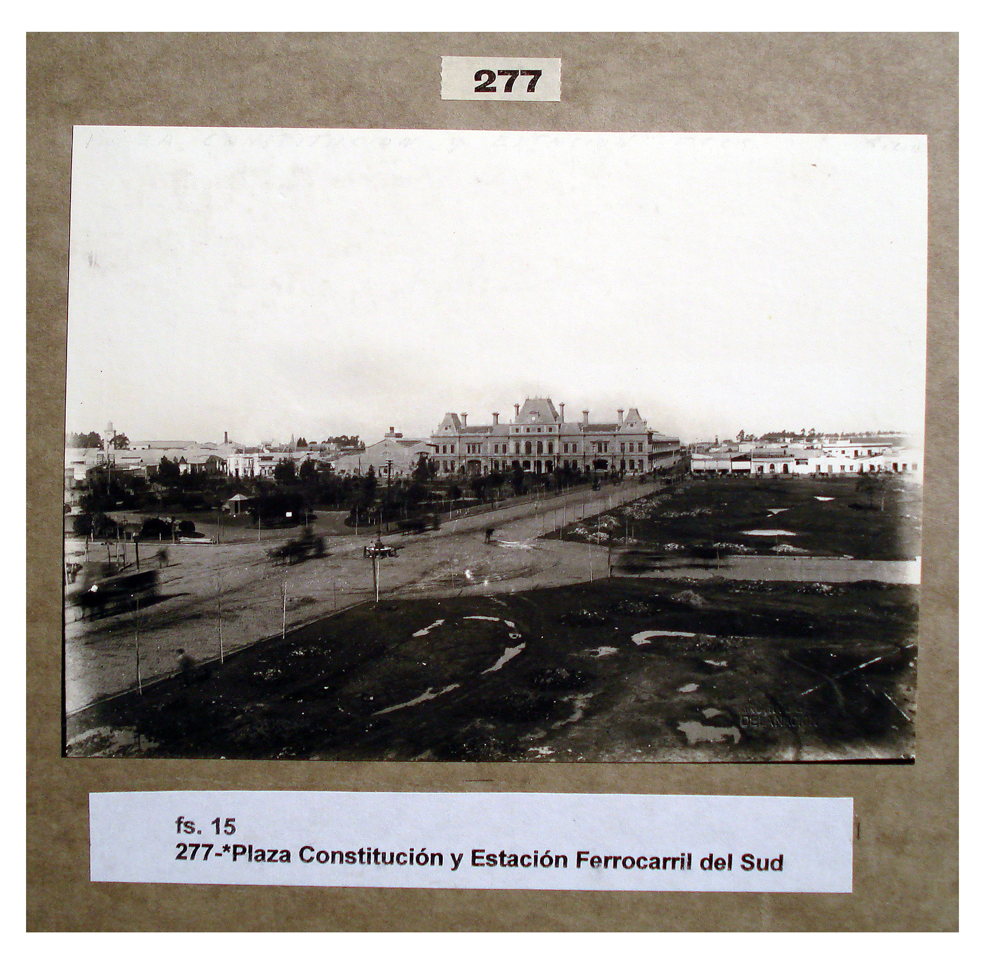 Plaza Constitución y Estación Ferrocarril del Sud