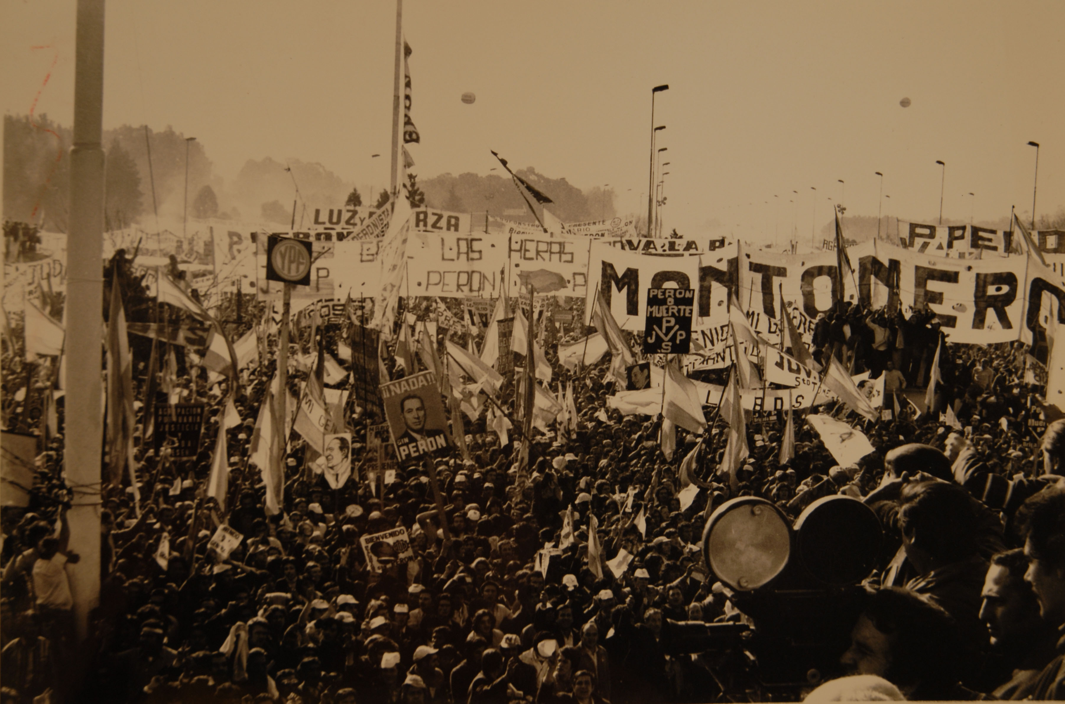 Guerrilla. Manifestaciones. Montoneros. 