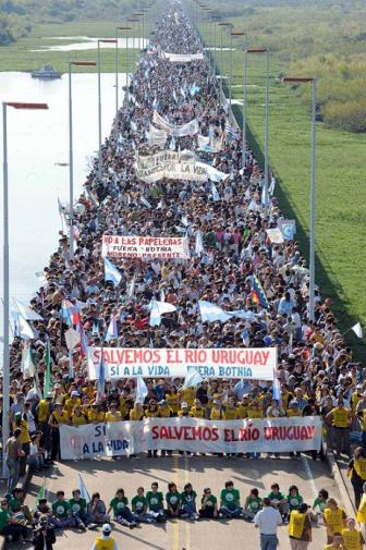 5.° marcha por el conflicto de las papeleras, 5/04/2006