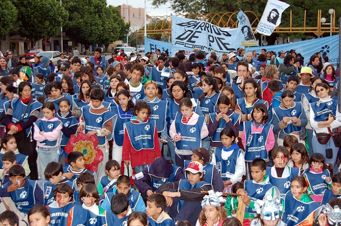 Marcha los chicos del pueblo 