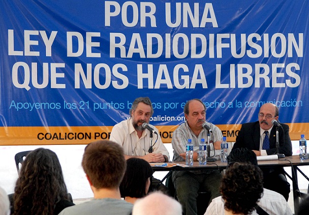 Radios comunitarias y Ley de Radiodifusión