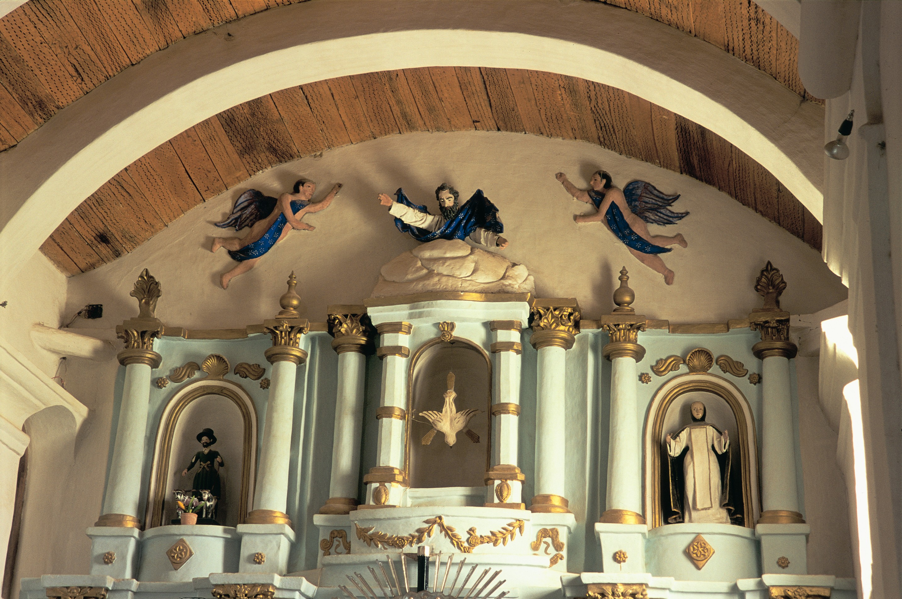 Altar de la iglesia San José de Cachi