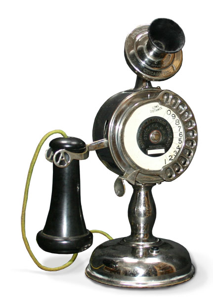 Teléfono estilo candelabro con disco de marcado (Año 1905)