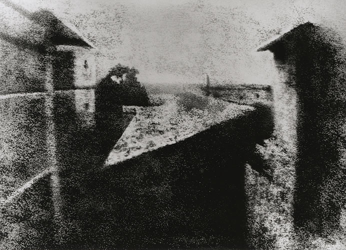 La primera fotografía sacada con cámara de fotos (año 1826)