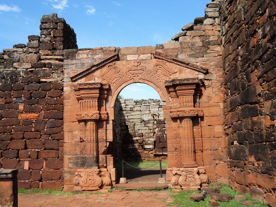 Puerta de San Ignacio Miní, una de las Misiones Jesuíticas Guaraníes