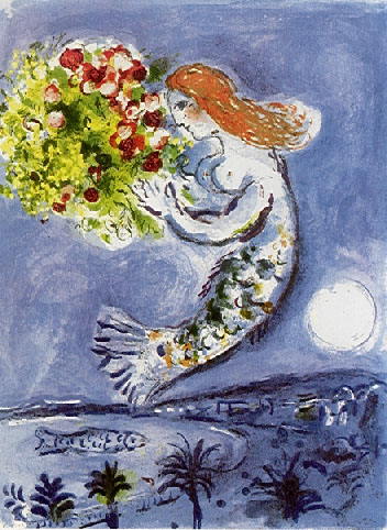 Litografía «La Baie des Anges» de Marc Chagall. Escena nocturna con luna llena, predomina el color azul. En el cielo, flota una sirena que sostiene un enorme ramo de flores. Abajo, hay una bahía con palmeras y, en el mar, un pez gigante.