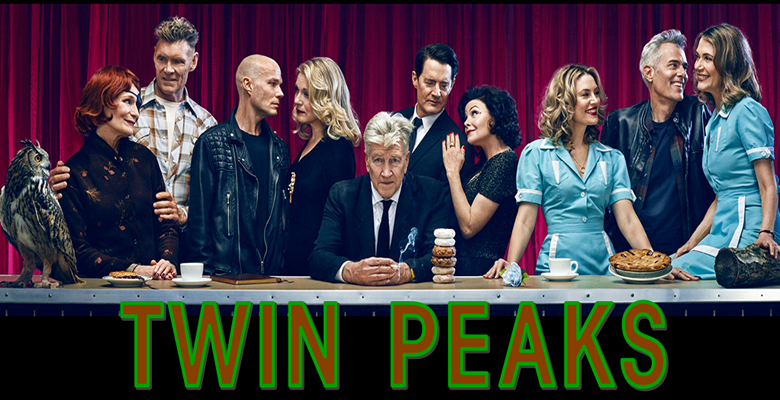 Actores, actrices y director de la tercera temporada de la serie Twin Peaks. En el centro, sentado y mirando a cámara, está David Lynch.